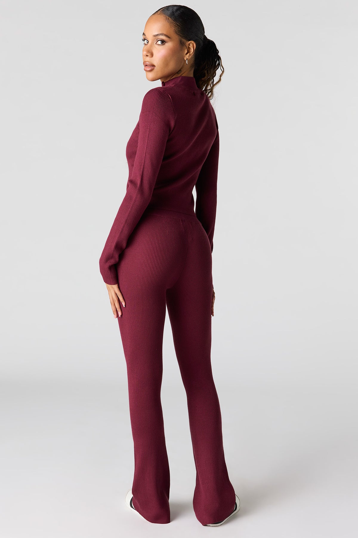 Vue alternative 3. Pantalon côtelé à jambe évasée