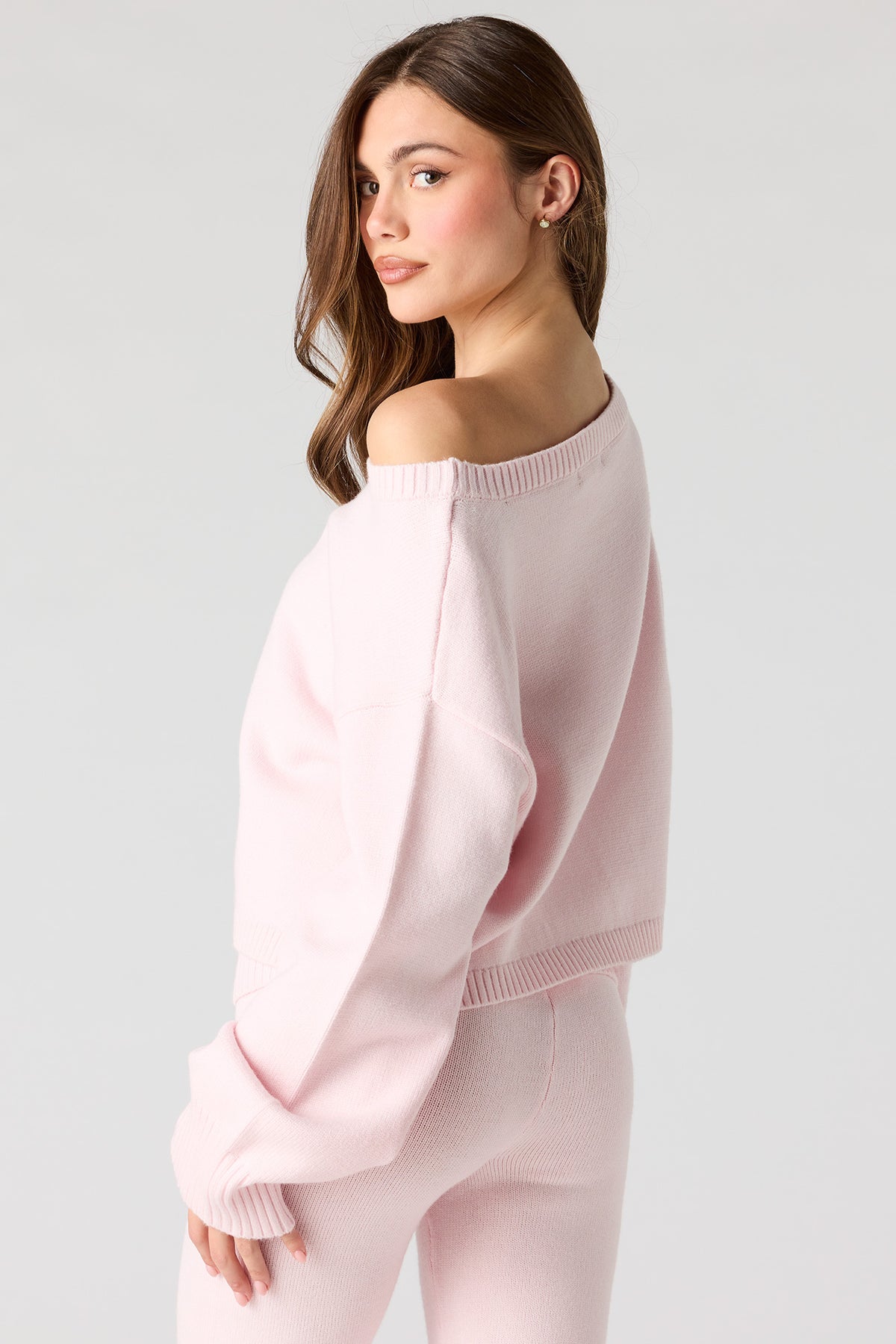 Alt View 2. Off Shoulder Boxy Sweater - Light Pink