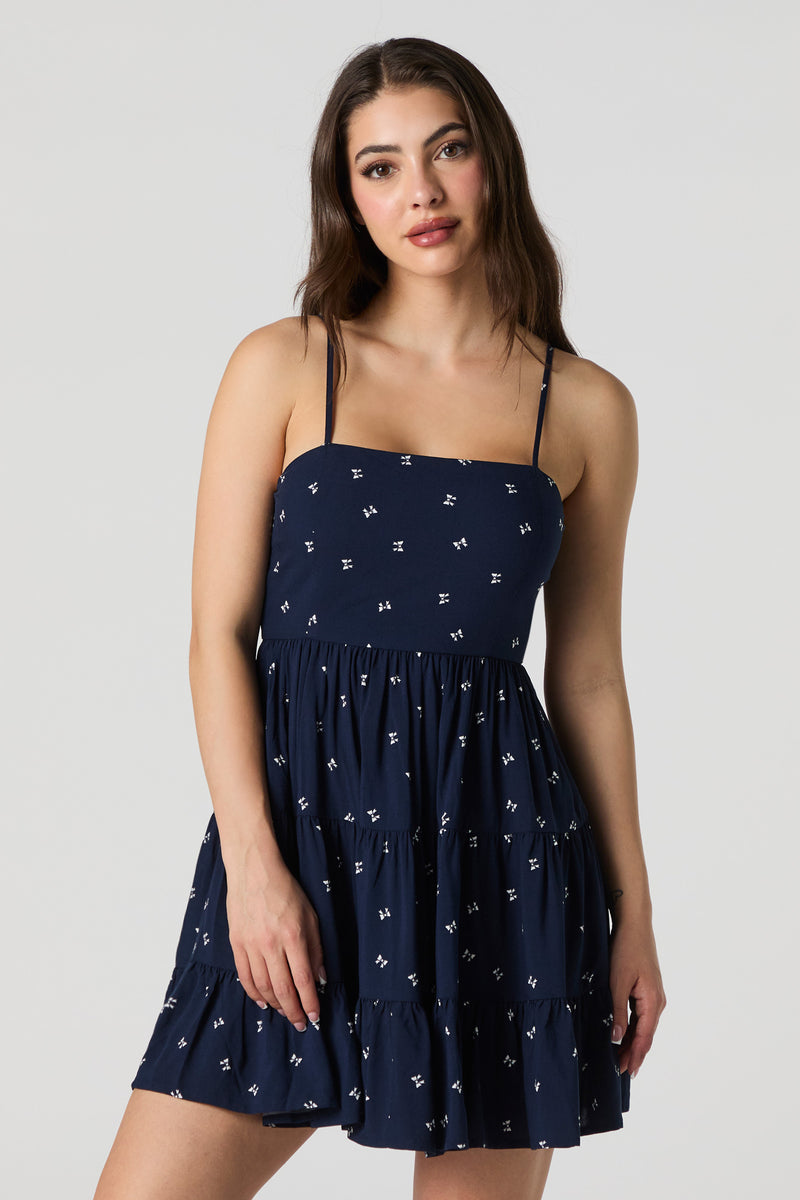 Minirobe étagée imprimée avec bonnets intégrés et attache au dos