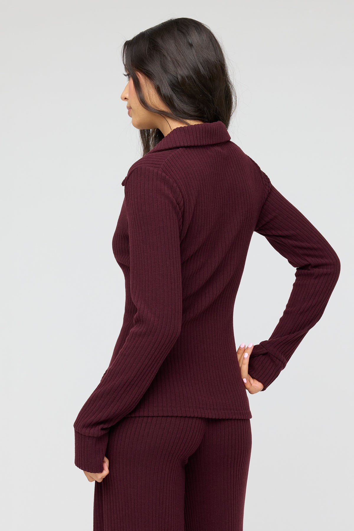 Vue alternative 2. Cardigan boutonné côtelé avec col