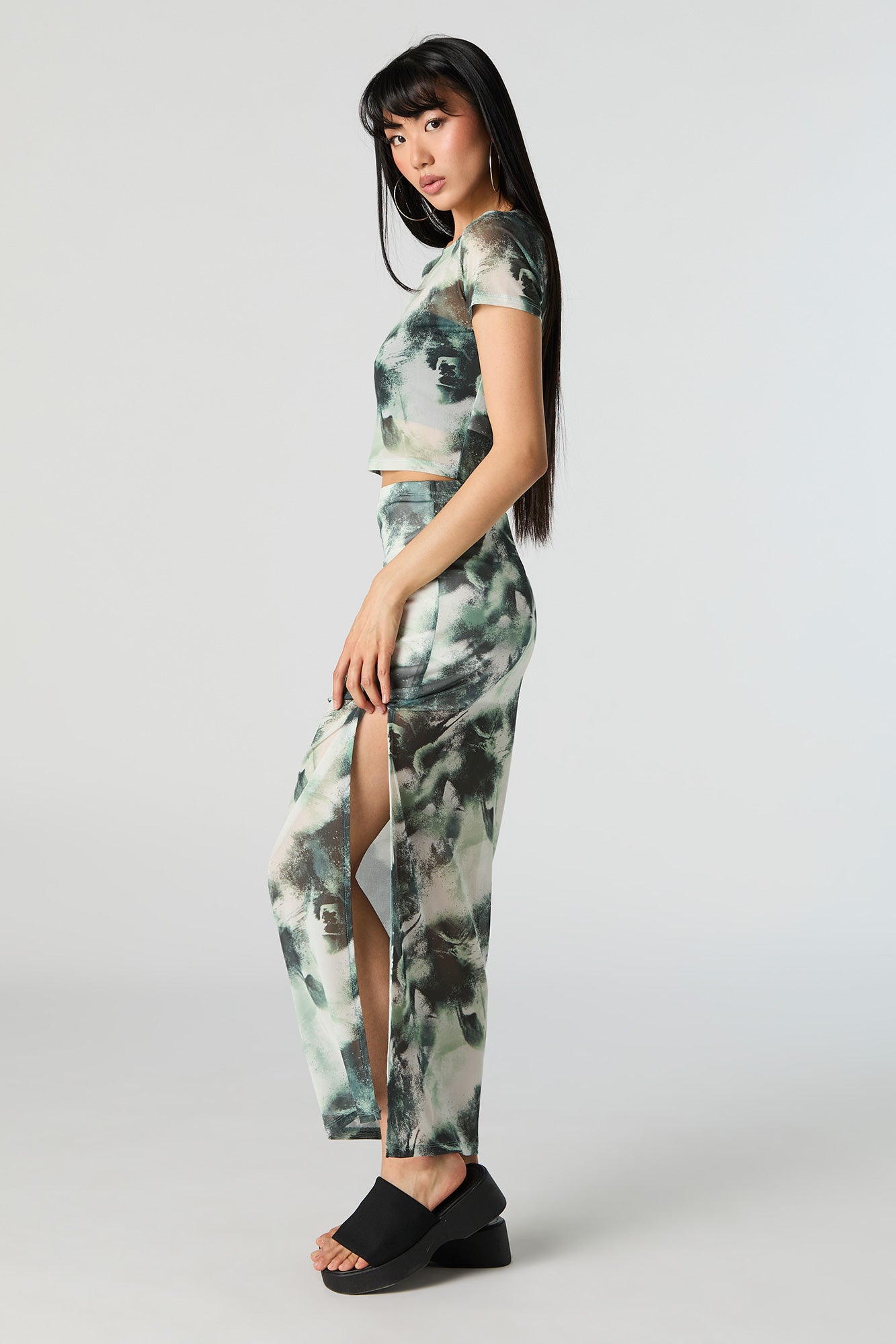 Jupe maxi en filet avec fente et motif abstrait vert