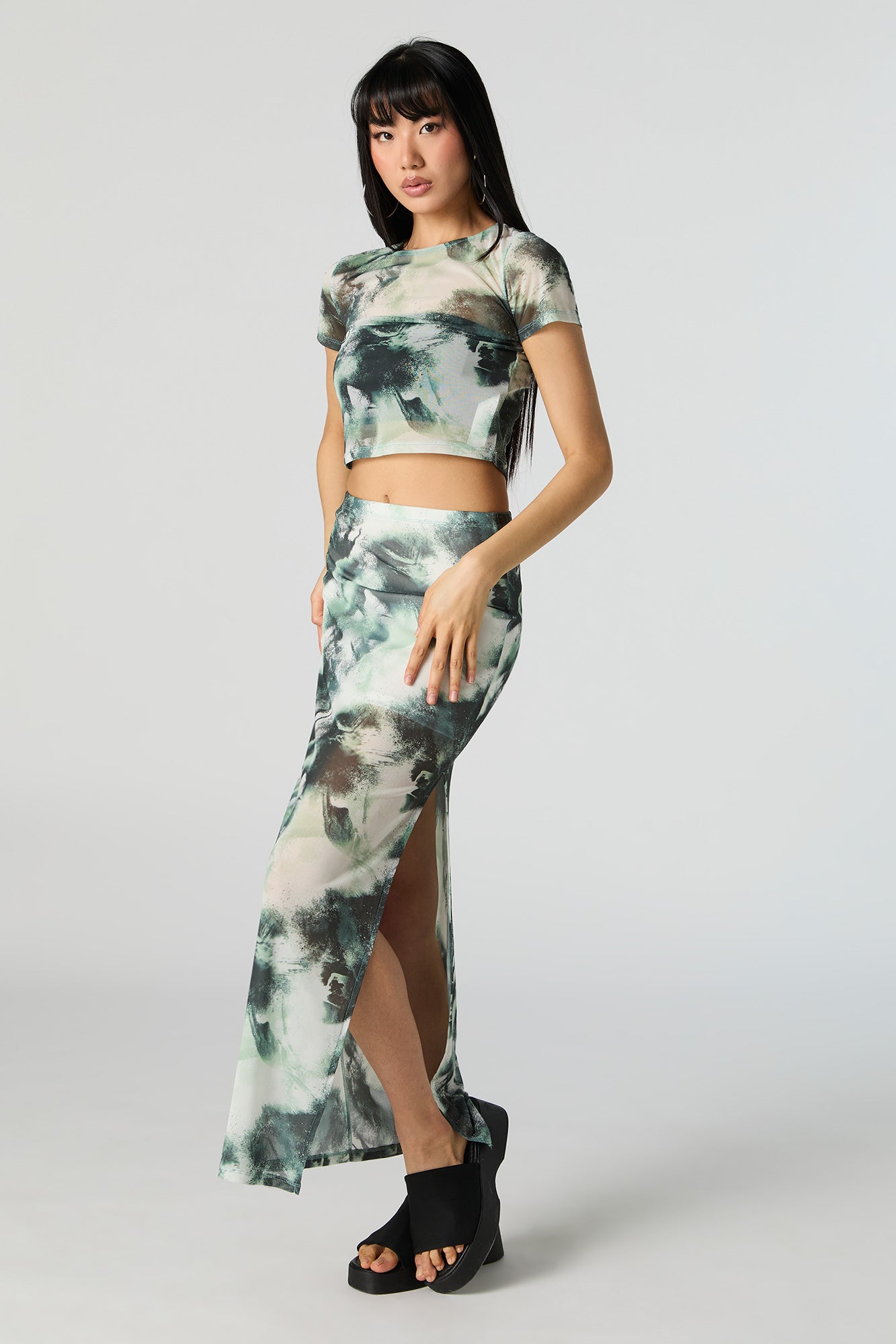 Jupe maxi en filet avec fente et motif abstrait vert