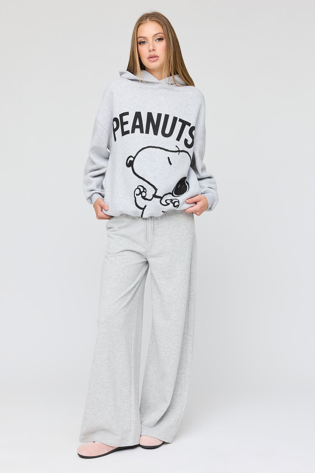 Vue alternative 3. Haut à capuchon en molleton avec imprimé Peanuts Snoopy orné de pierres du Rhin