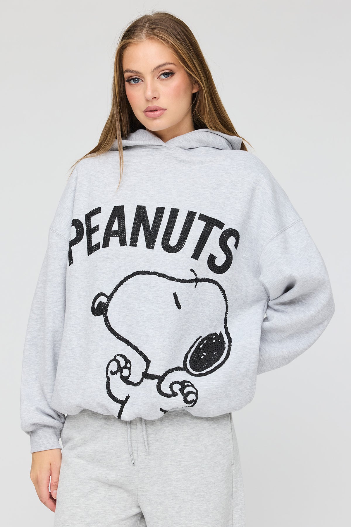 Vue alternative 4. Haut à capuchon en molleton avec imprimé Peanuts Snoopy orné de pierres du Rhin