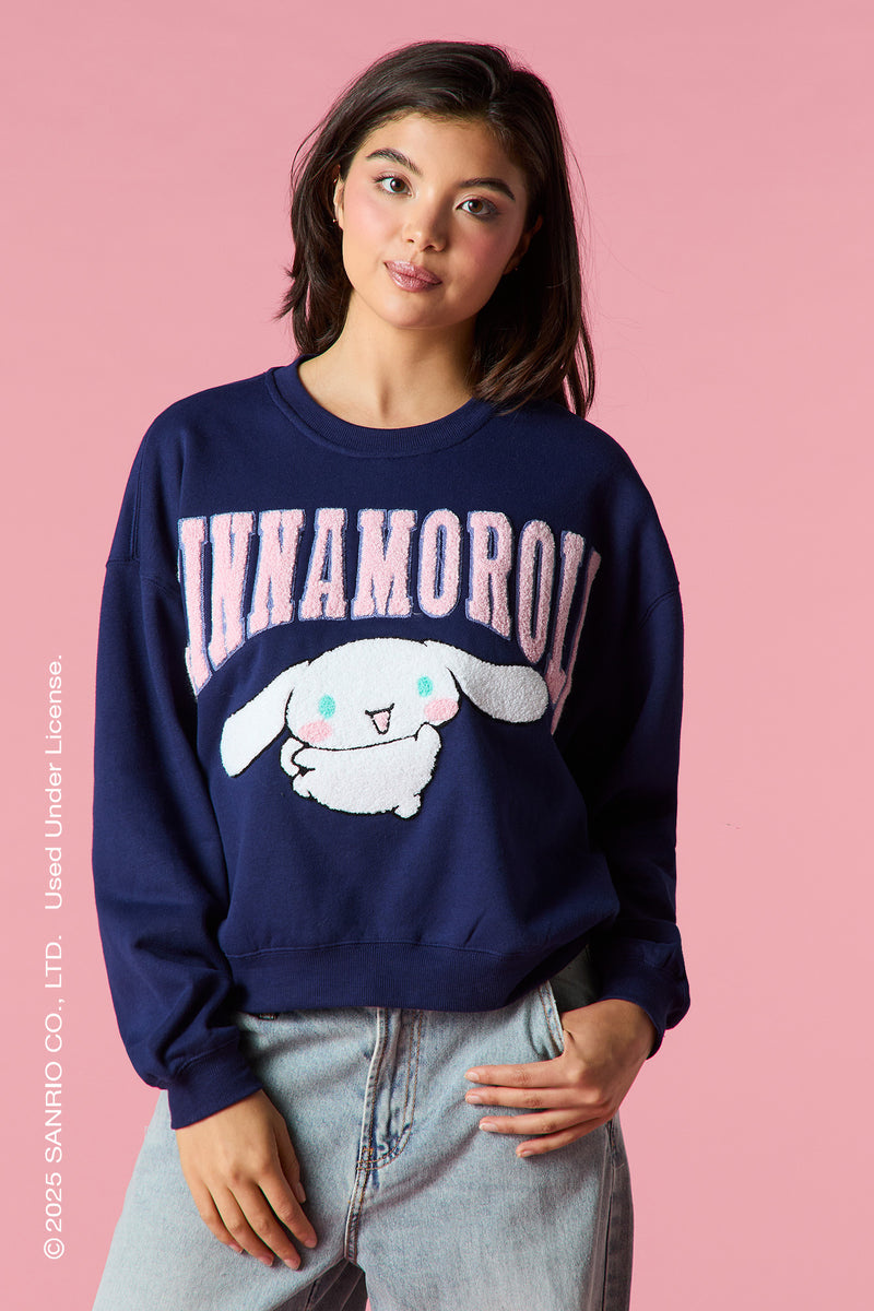 Chandail en molleton avec motif brodé Cinnamoroll