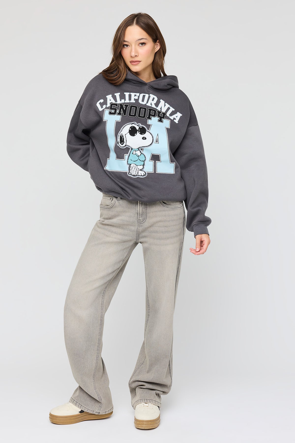 Alt View 3. Snoopy Graphic Fleece Hoodie - Charcoal