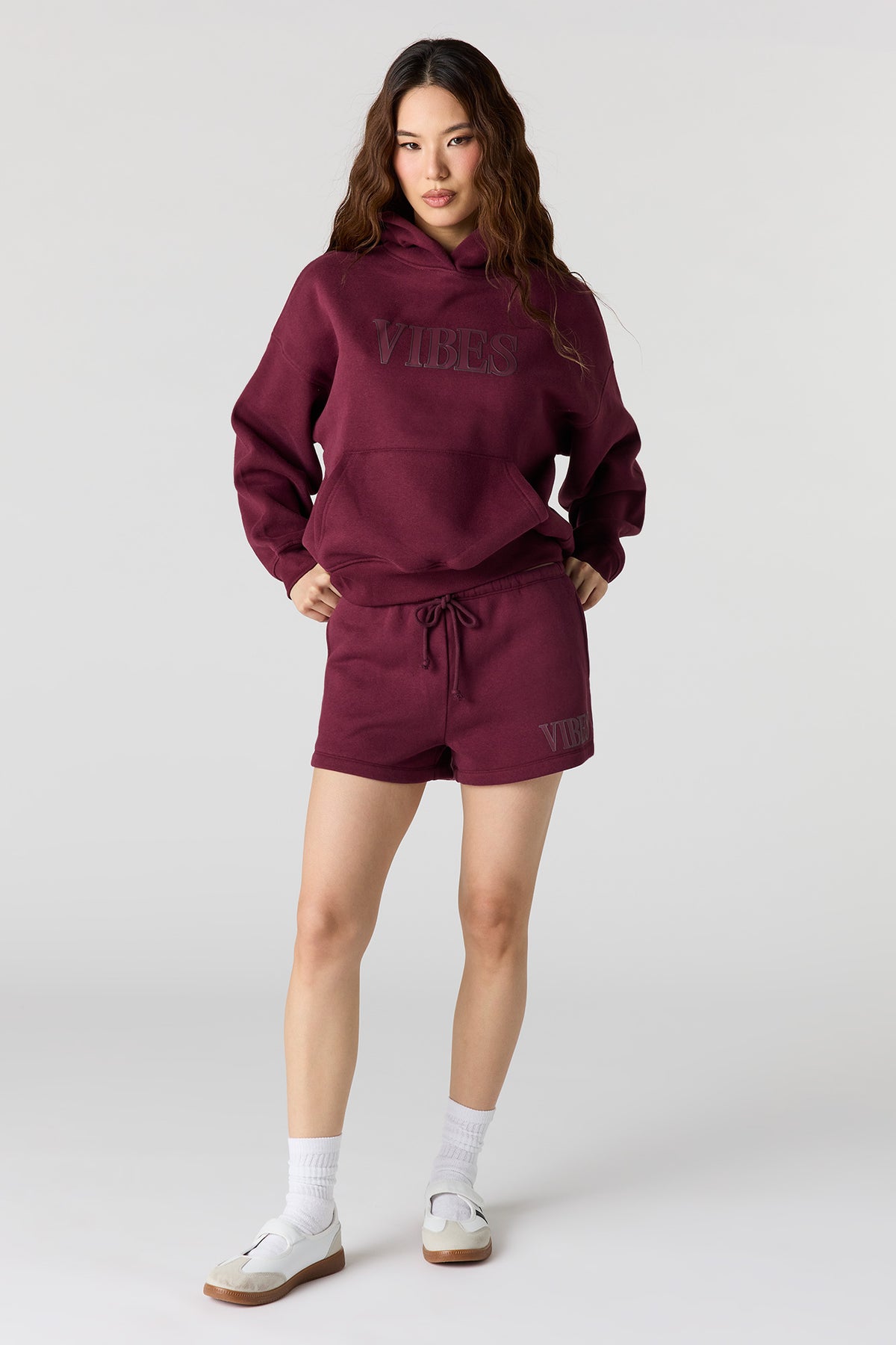 Alt View 3. Luxe Fleece Graphic Short - Burgundy