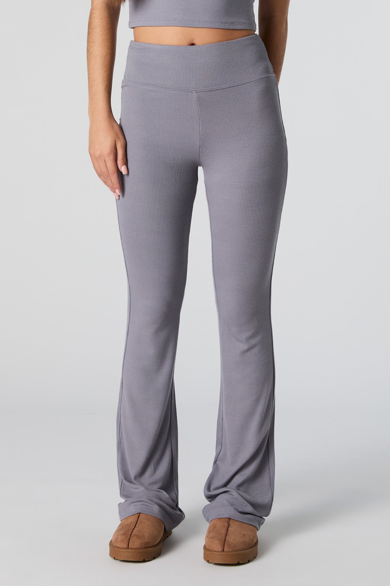 Pantalon Active côtelé à jambe évasée