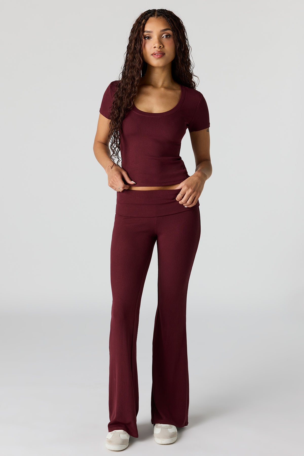 Alt View 3. U/A Soft Ribbed T-Shirt - Burgundy