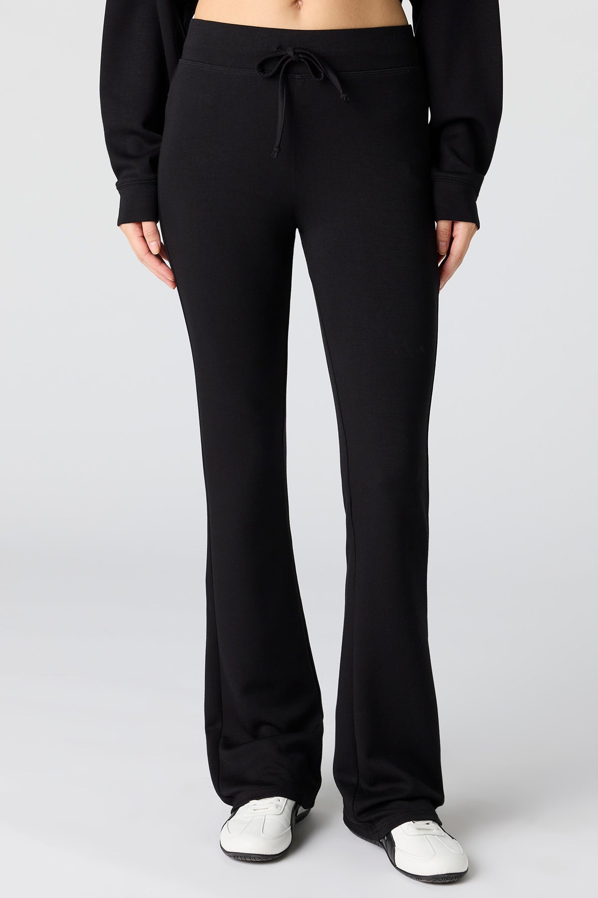 Vue alternative 2. Pantalon Sommer Ray à jambe évasée en scuba