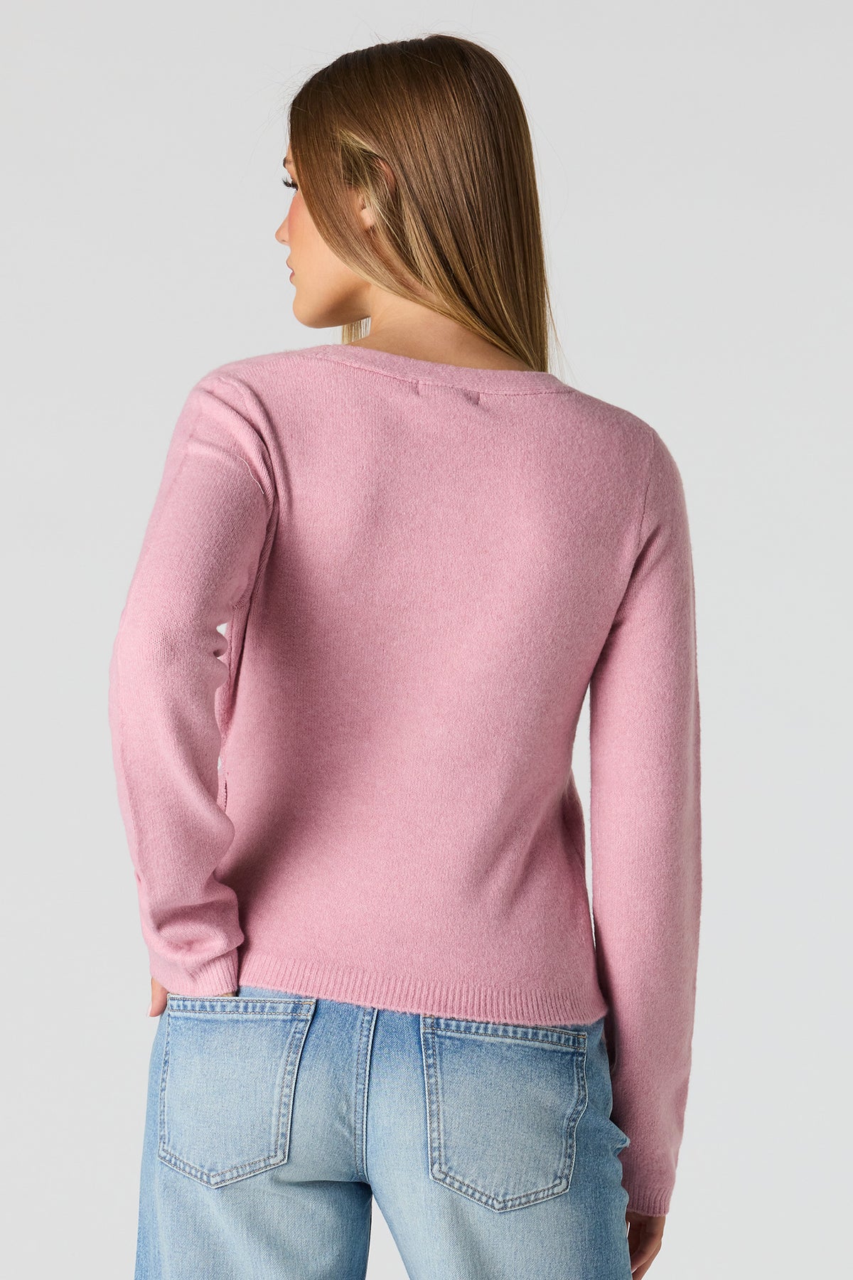 Vue alternative 2. Chandail croisé en tricot pelucheux