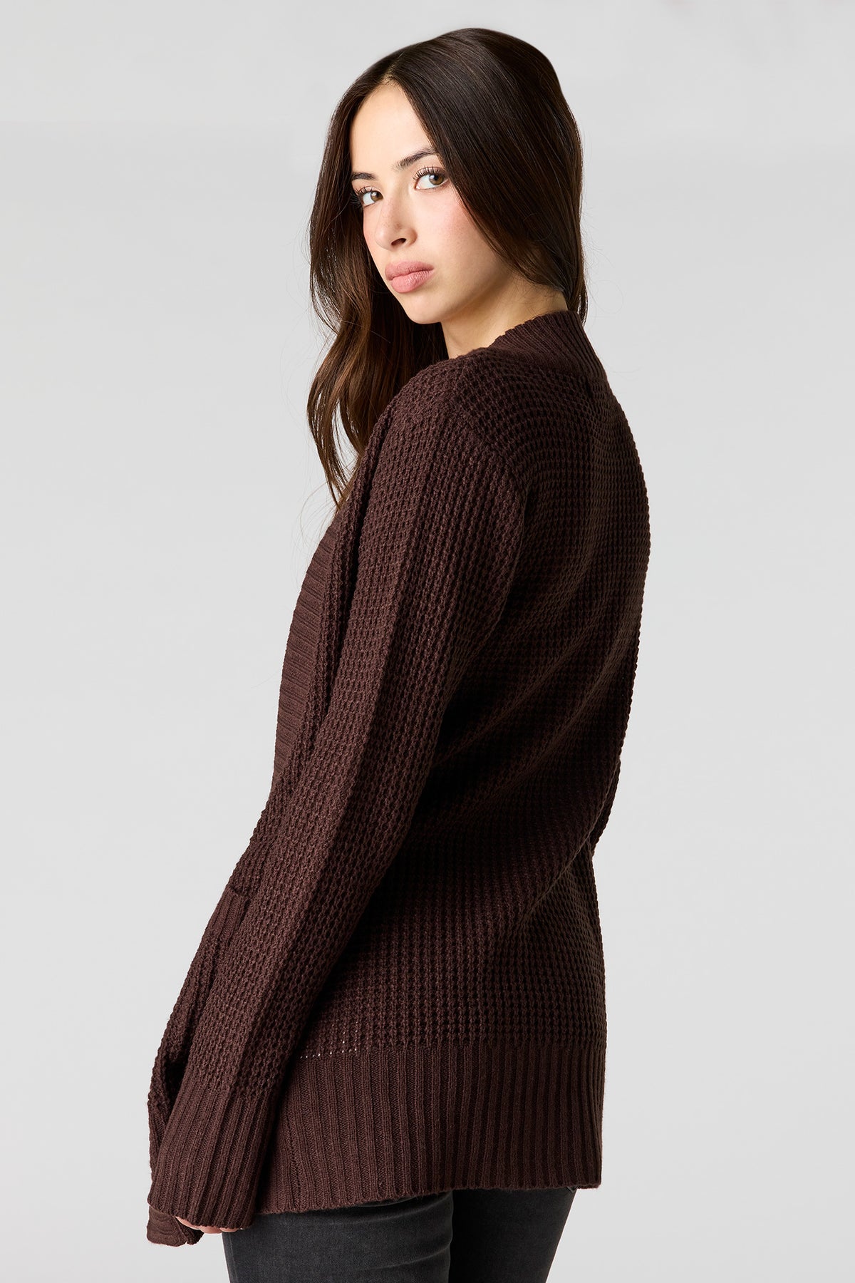 Vue alternative 2. Cardigan en tricot gaufré
