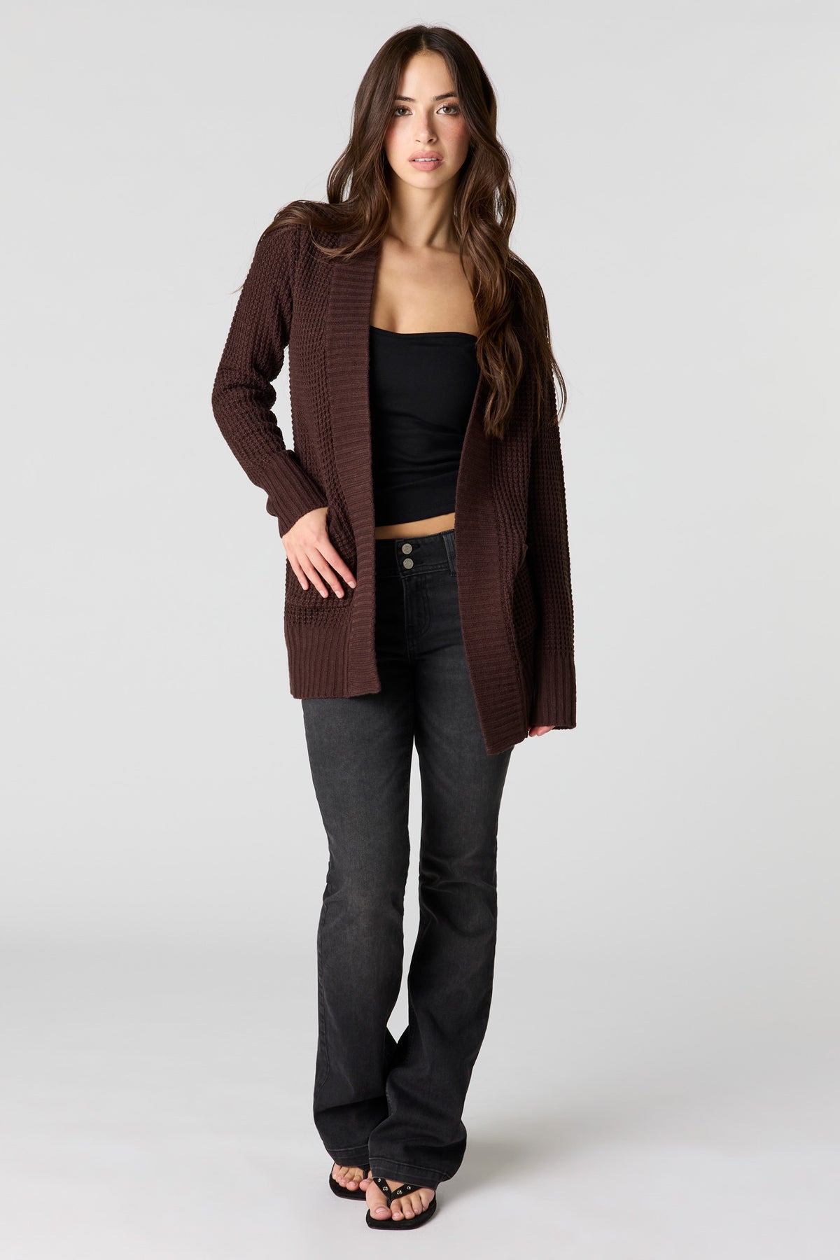 Vue alternative 3. Cardigan en tricot gaufré