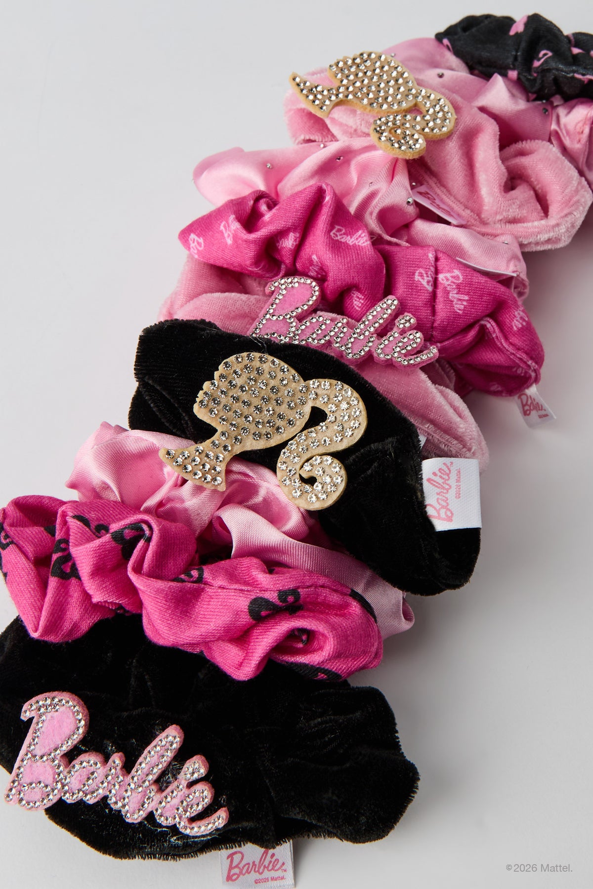 Alt View 2. Barbie™ Hair Scrunchie Set - Pink