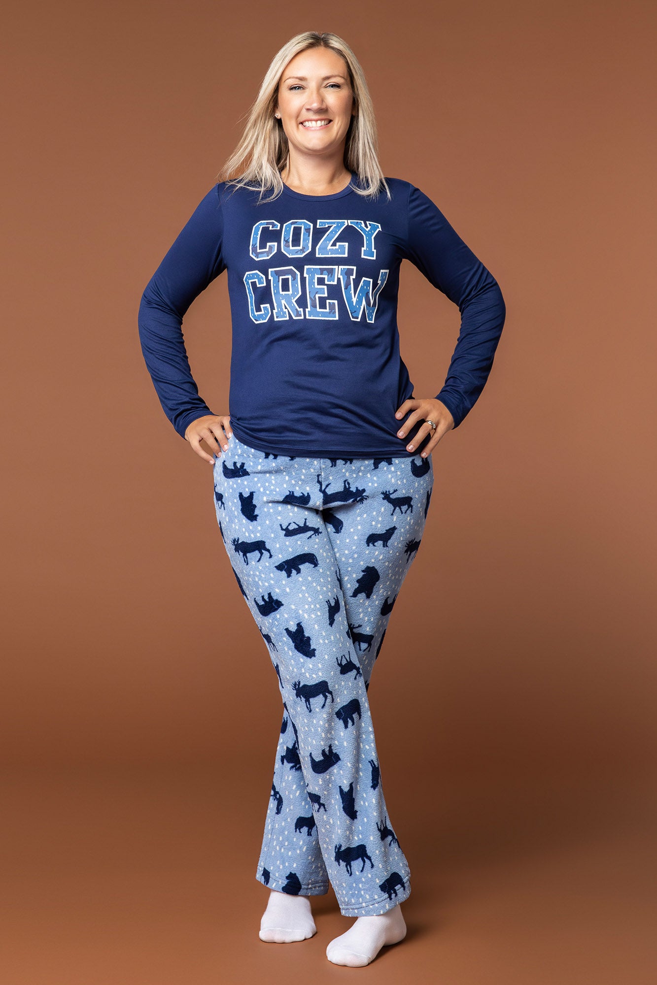 Pyjama deux-pièces de famille à imprimé Cozy Crew pour femme