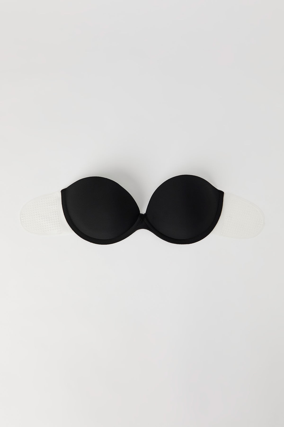 Soutien-gorge adhésif sans bretelles