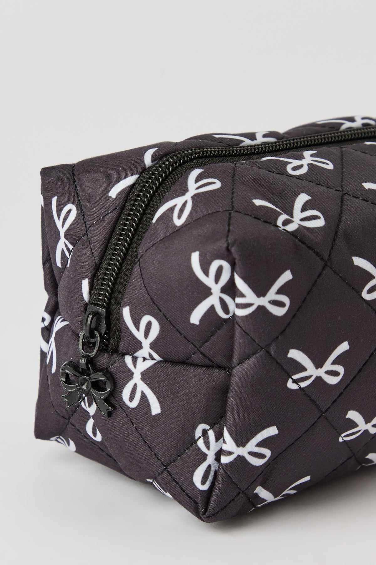 Alt View 3. Bow Pen & Pencil Case Set - Black