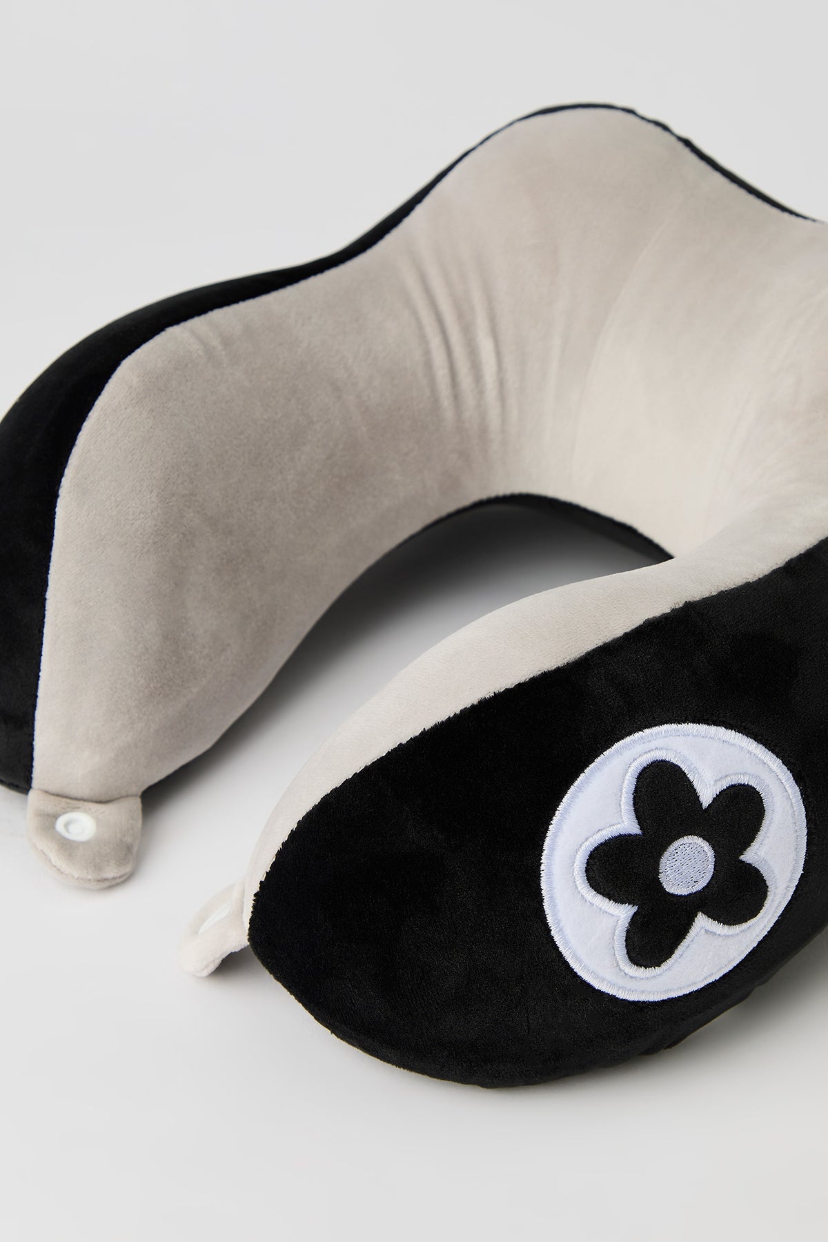 Memory Foam Travel Pillow - Black