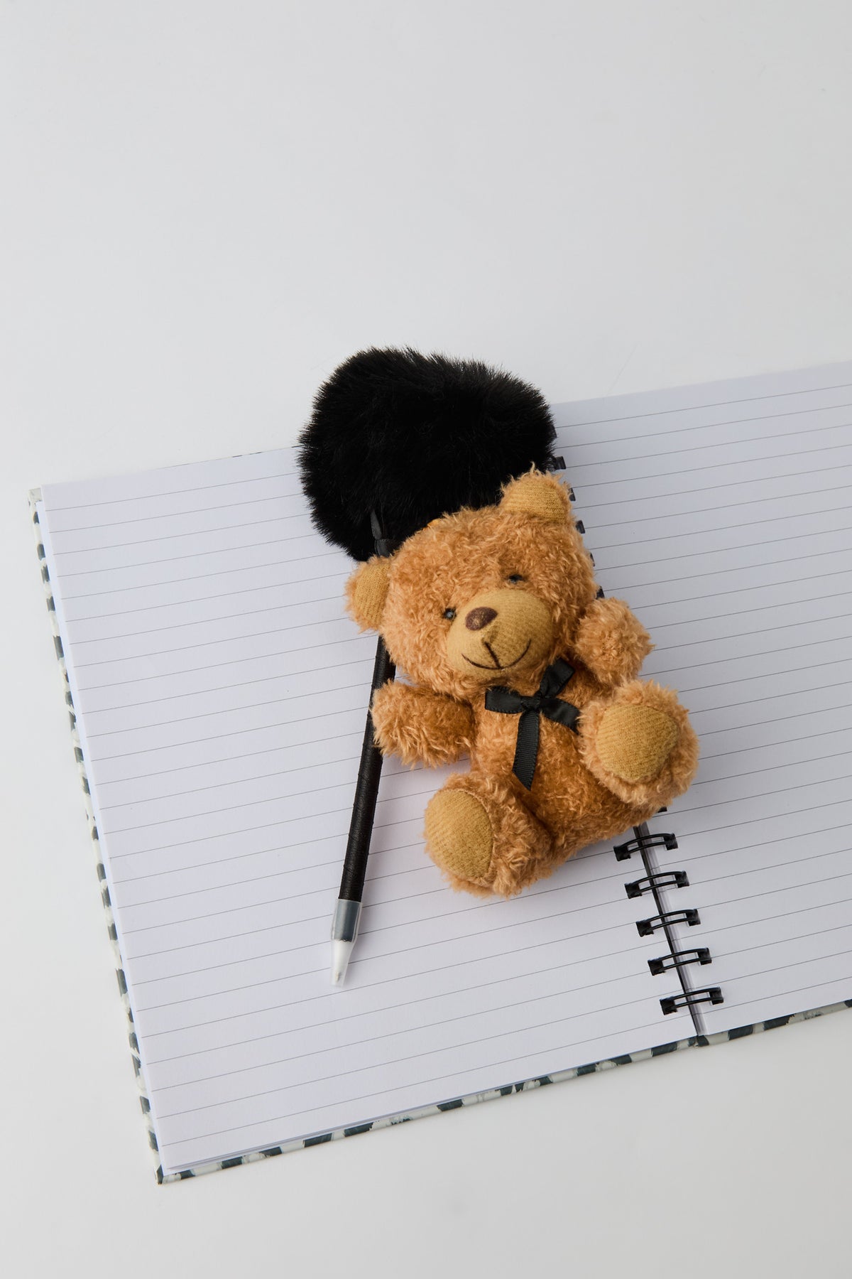 Alt View 2. Notebook with Keychain - Leopard