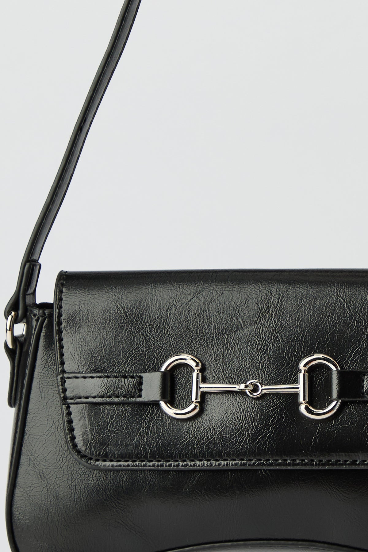 Vue alternative 4. Sac à main en similicuir avec porte-clés écharpe