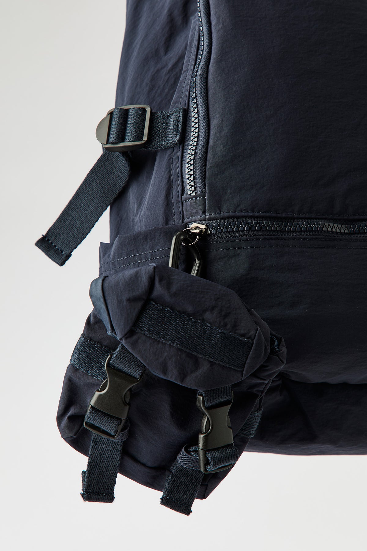Vue alternative 3. Sac à dos avec minisac à dos porte-clés