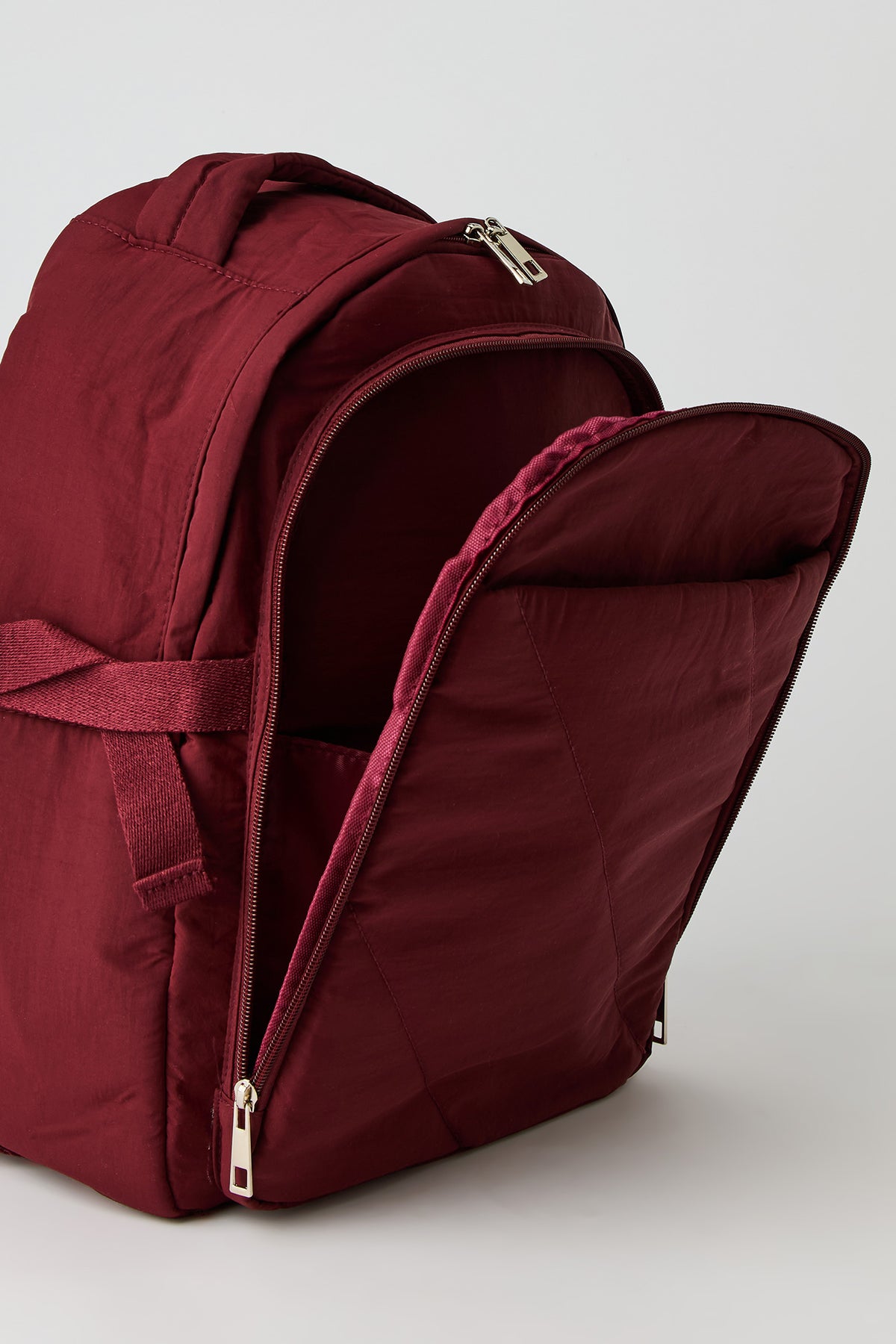 Vue alternative 4. Sac à dos matelassé avec rangement à portable et étui à crayons