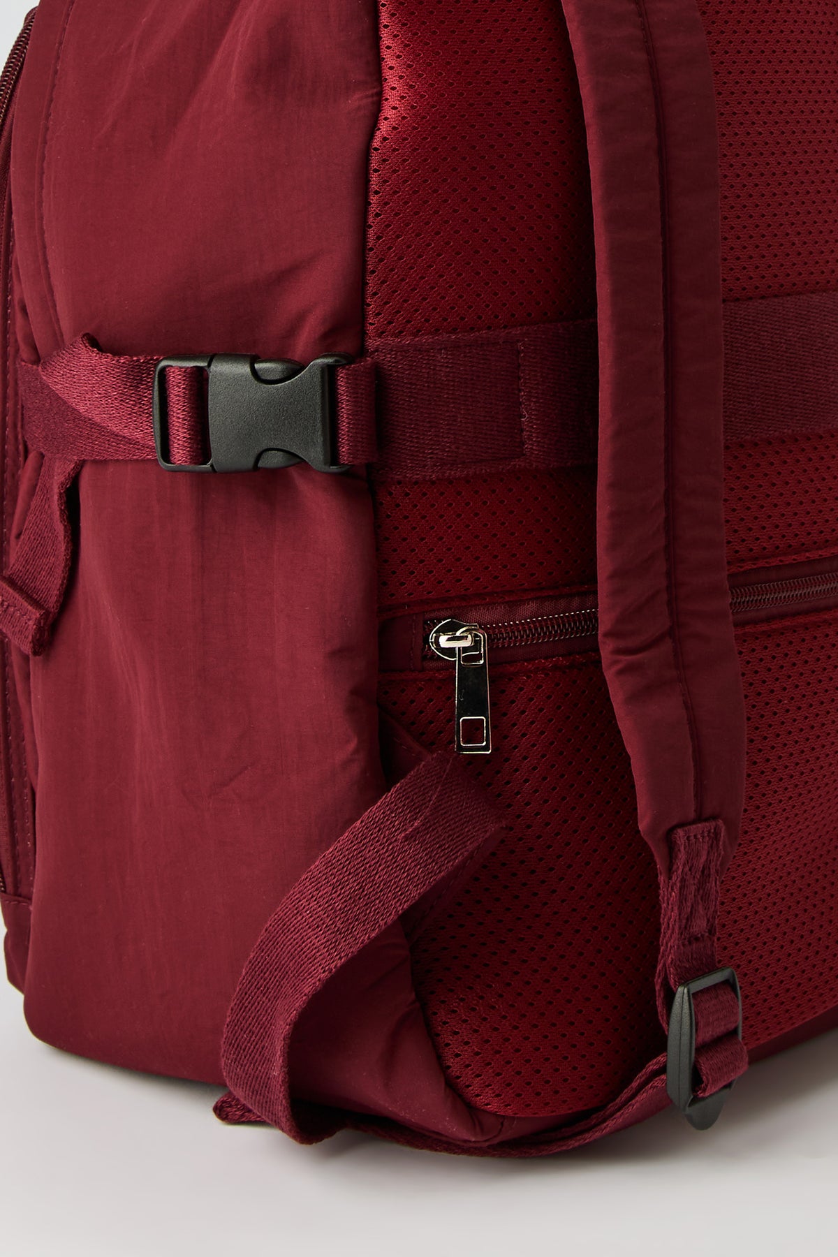 Vue alternative 6. Sac à dos matelassé avec rangement à portable et étui à crayons