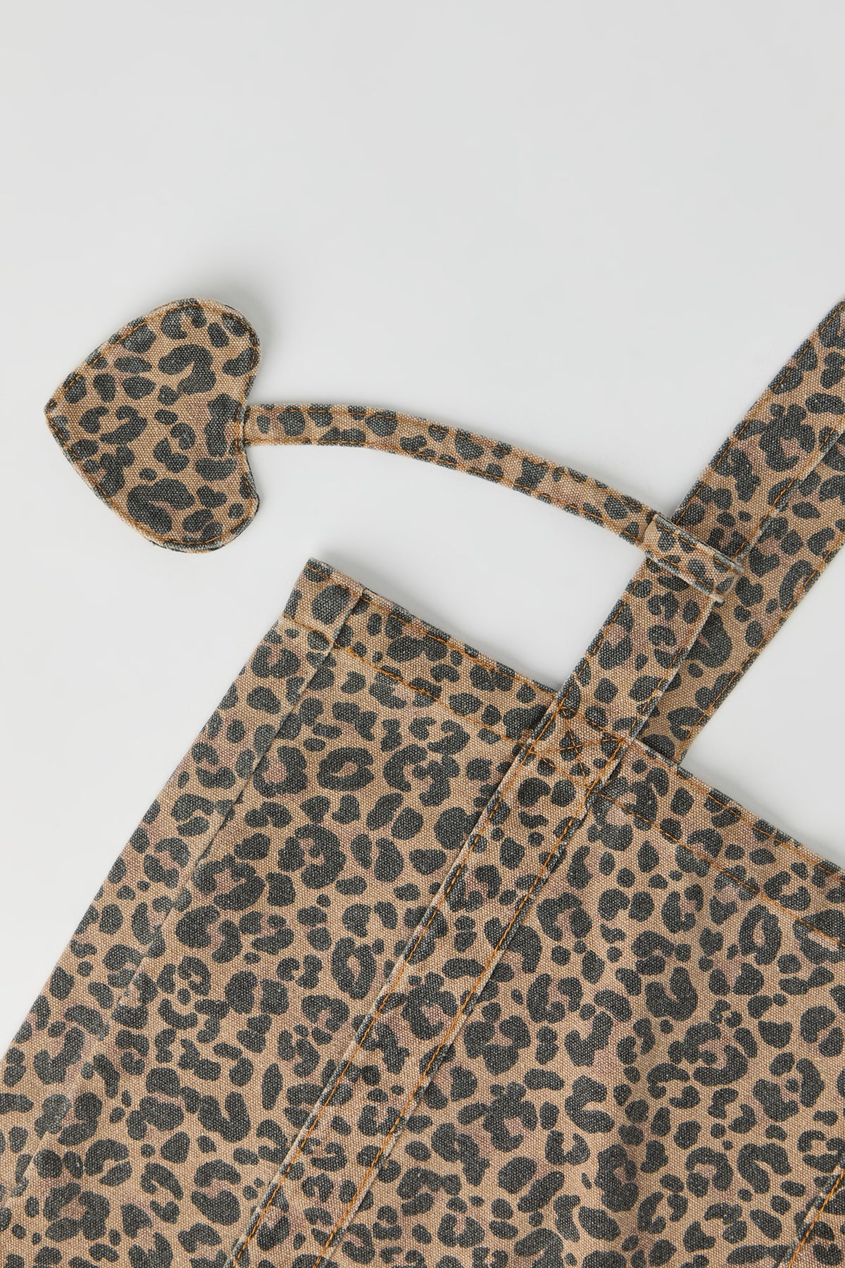 Alt View 2. Tote Bag - Leopard