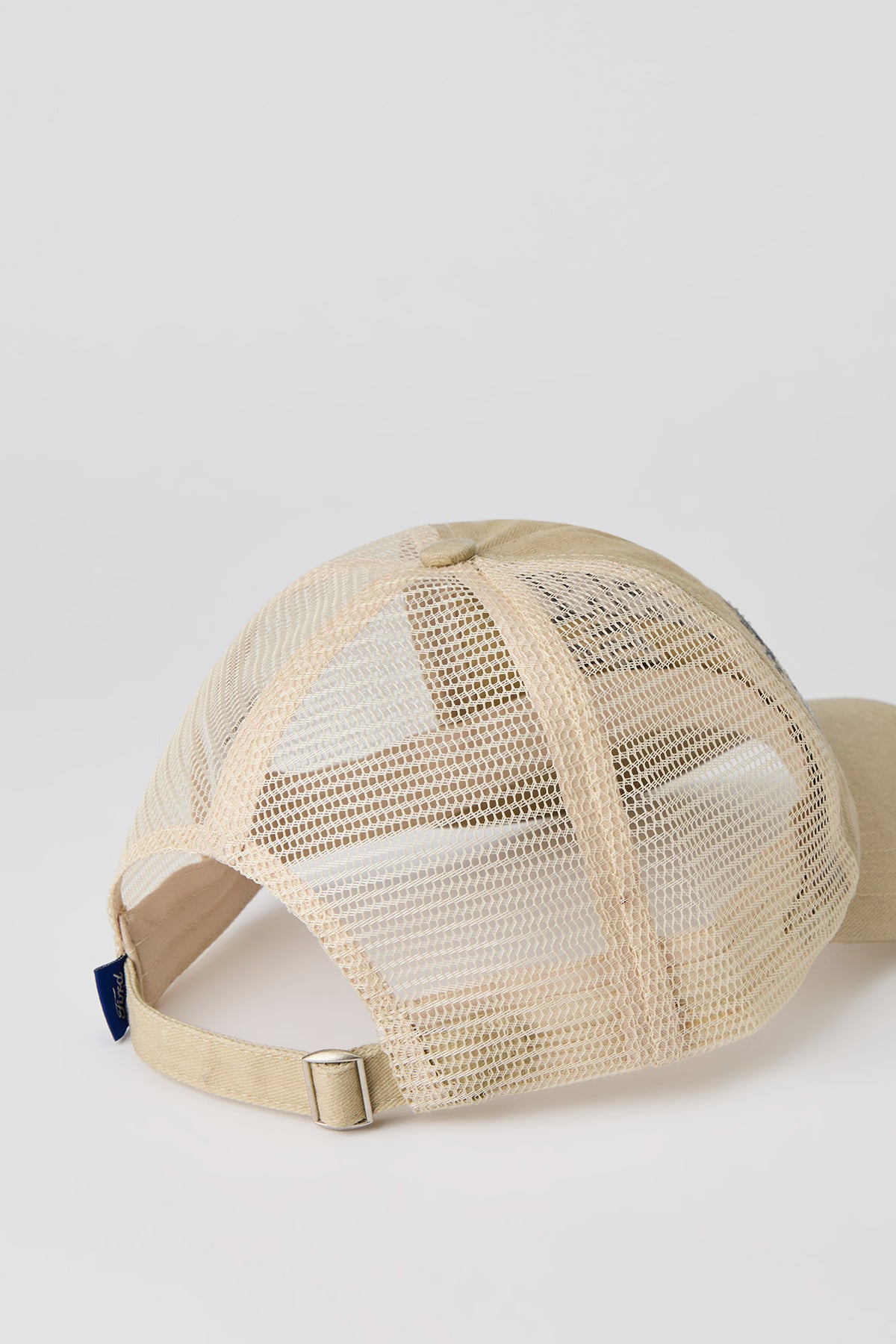 Vue alternative 3. Casquette de camionneur à imprimé Ford avec pierres du Rhin