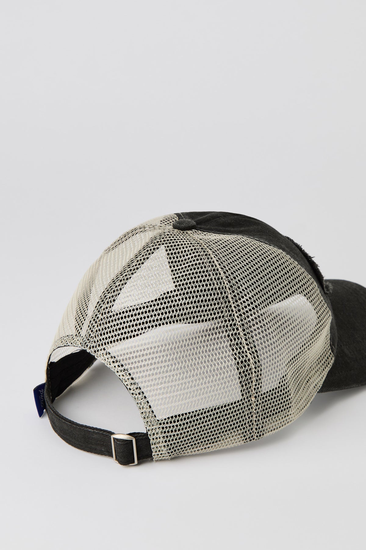 Vue alternative 3. Casquette de camionneur à imprimé Ford avec pierres du Rhin