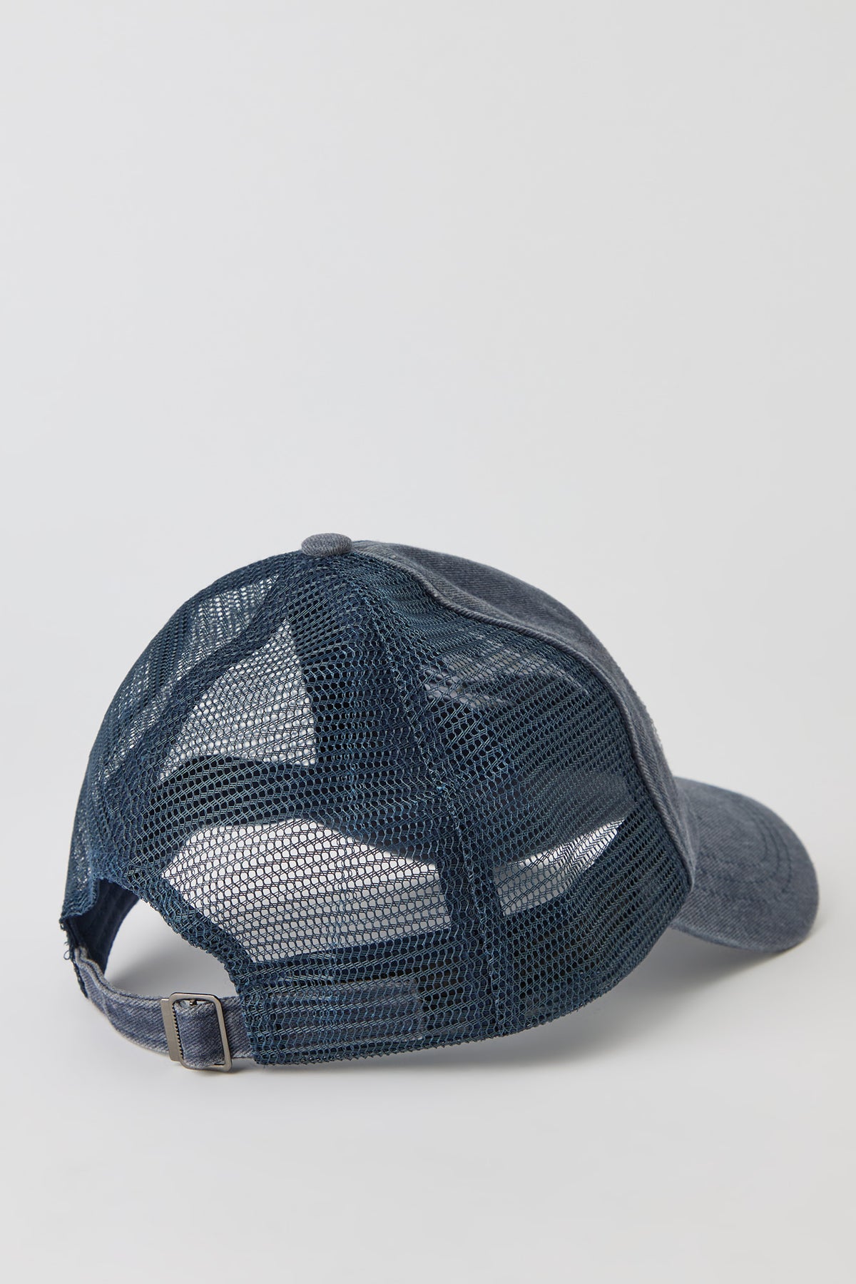 Vue alternative 3. Casquette de camionneur délavée à imprimé Playboy avec pierres du Rhin