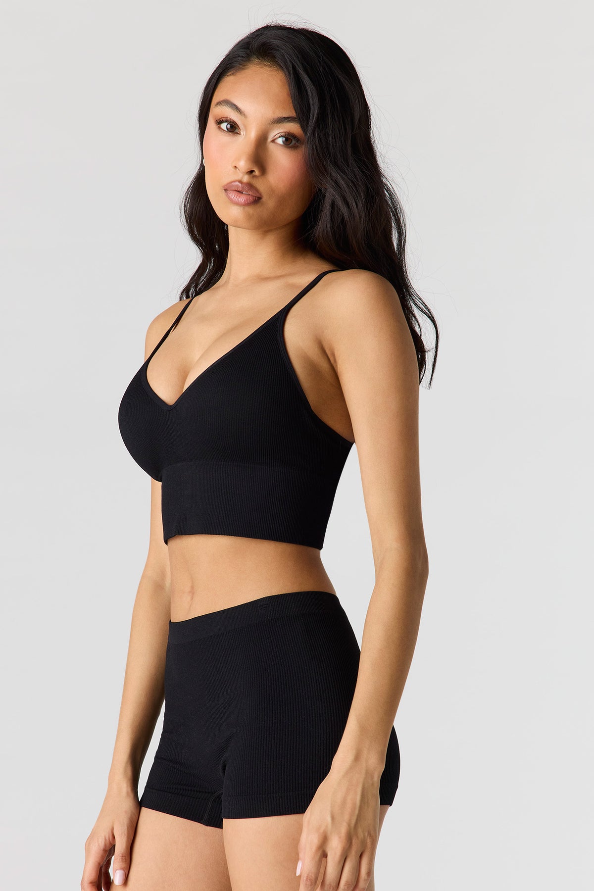Vue alternative 2. Bralette coussinée côtelée sans couture