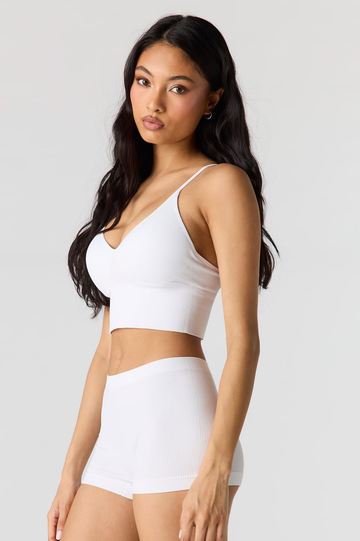 Vue alternative 2. Bralette coussinée côtelée sans couture