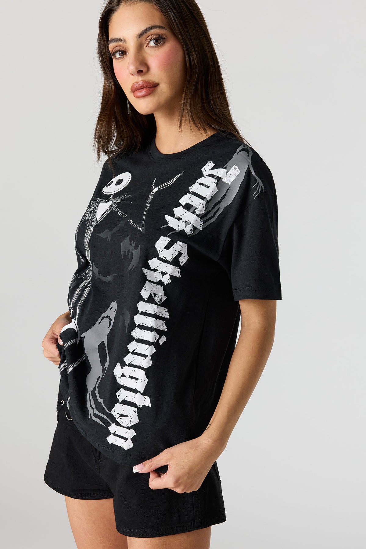 Alt View 4. Nightmare Before Christmas Graphic Boyfriend T-Shirt - Black