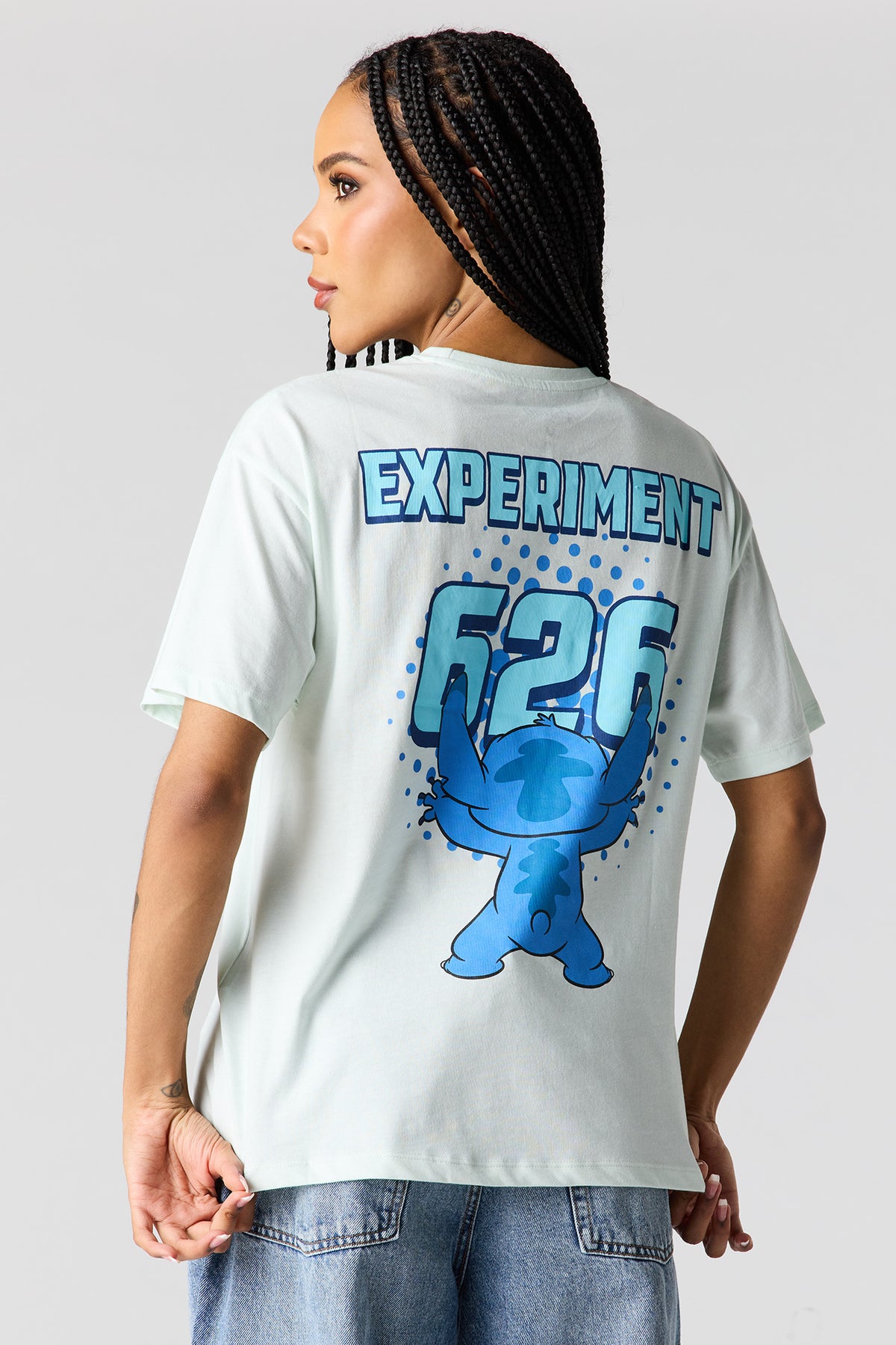 Vue alternative 2. T-shirt de coupe garçonne à imprimé Stitch