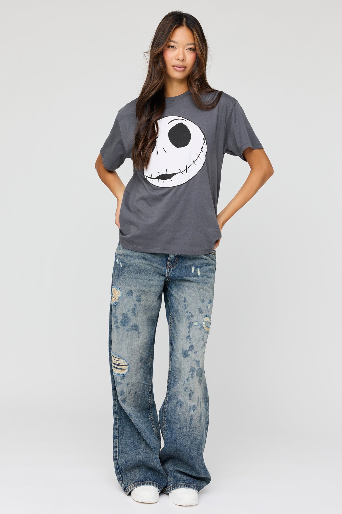 Vue alternative 3. T-shirt de coupe garçonne à imprimé The Nightmare Before Christmas