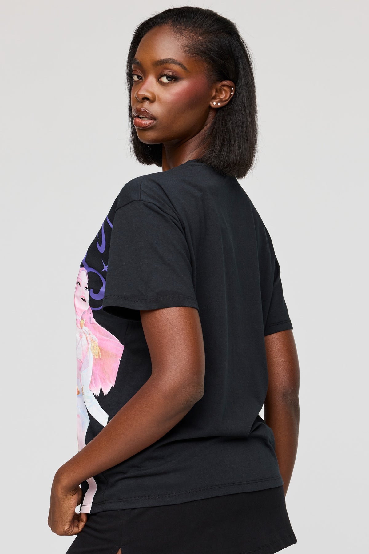 Vue alternative 2. T-shirt de coupe garçonne à imprimé KPop Demon Hunters