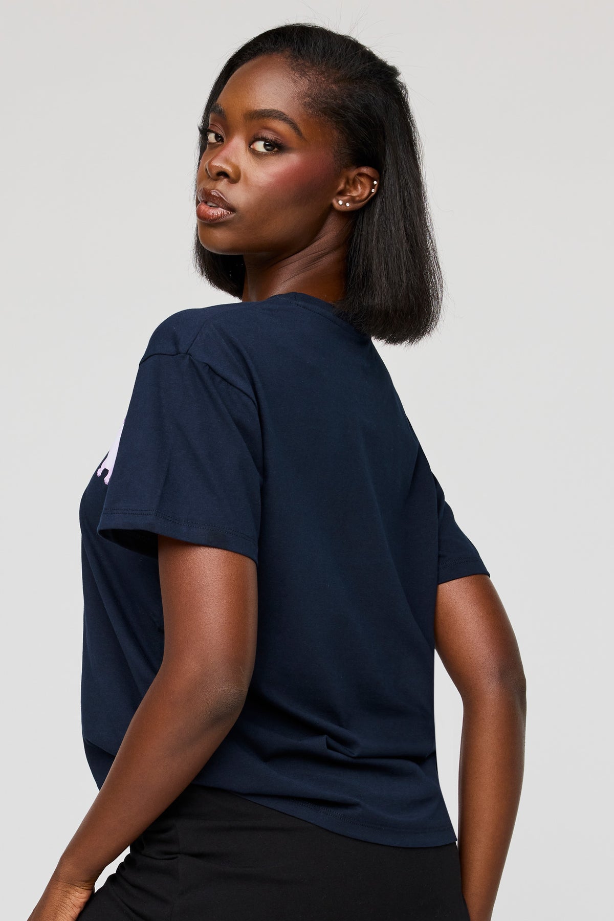 Vue alternative 2. T-shirt de coupe garçonne à imprimé Stitch & Angel