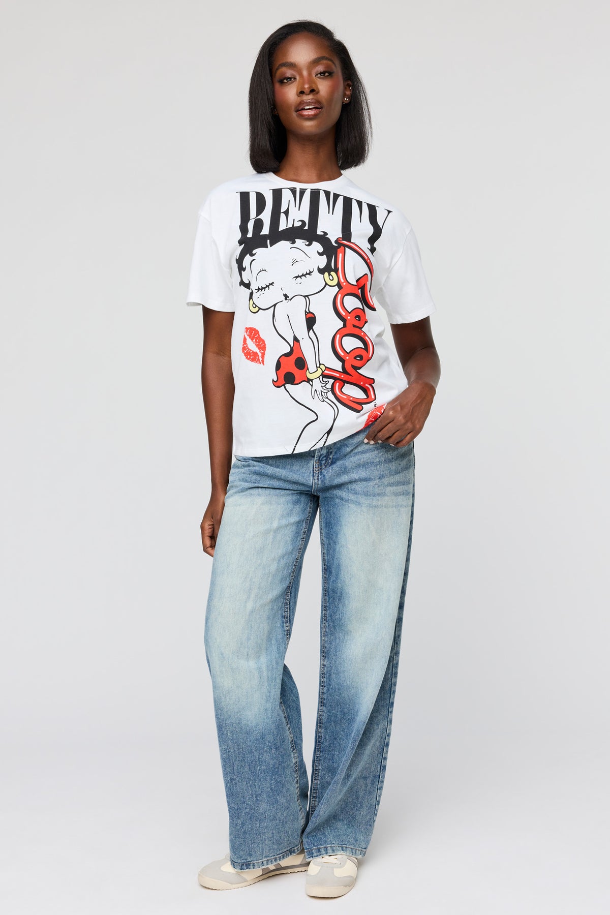 Vue alternative 3. T-shirt de coupe garçonne à imprimé Betty Boop