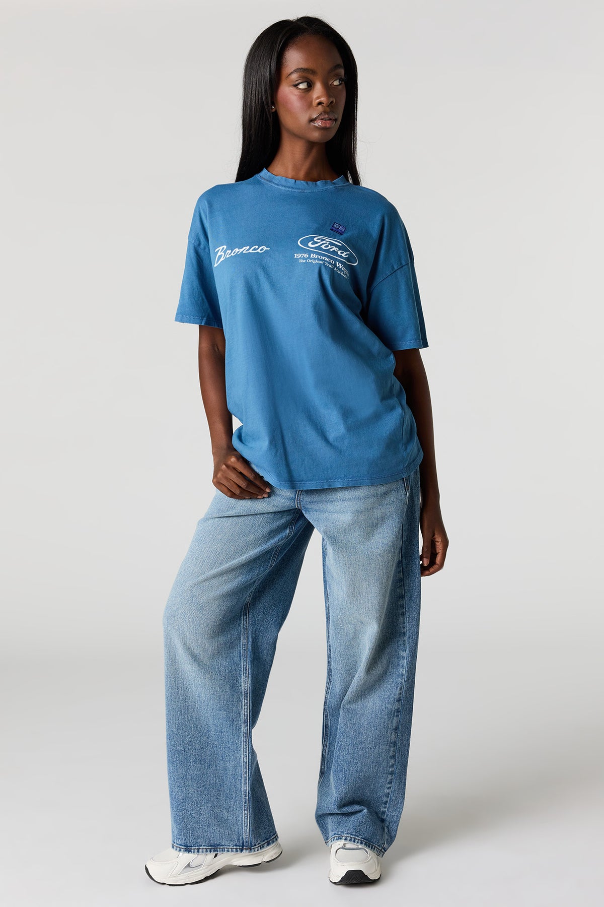 Vue alternative 3. T-shirt de coupe garçonne à imprimé Ford