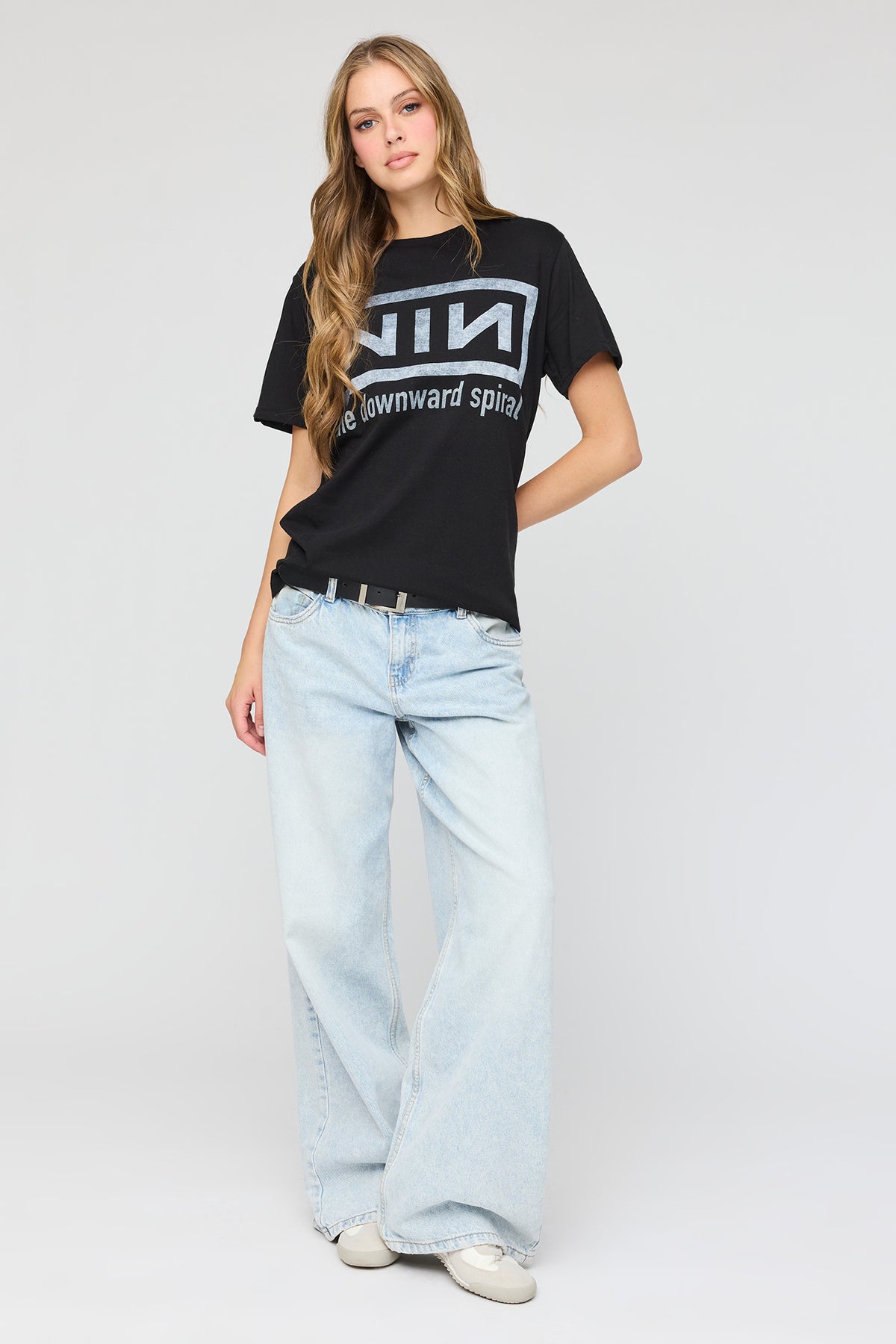 Alt View 3. Nine Inch Nails Graphic Boyfriend T-Shirt - Black