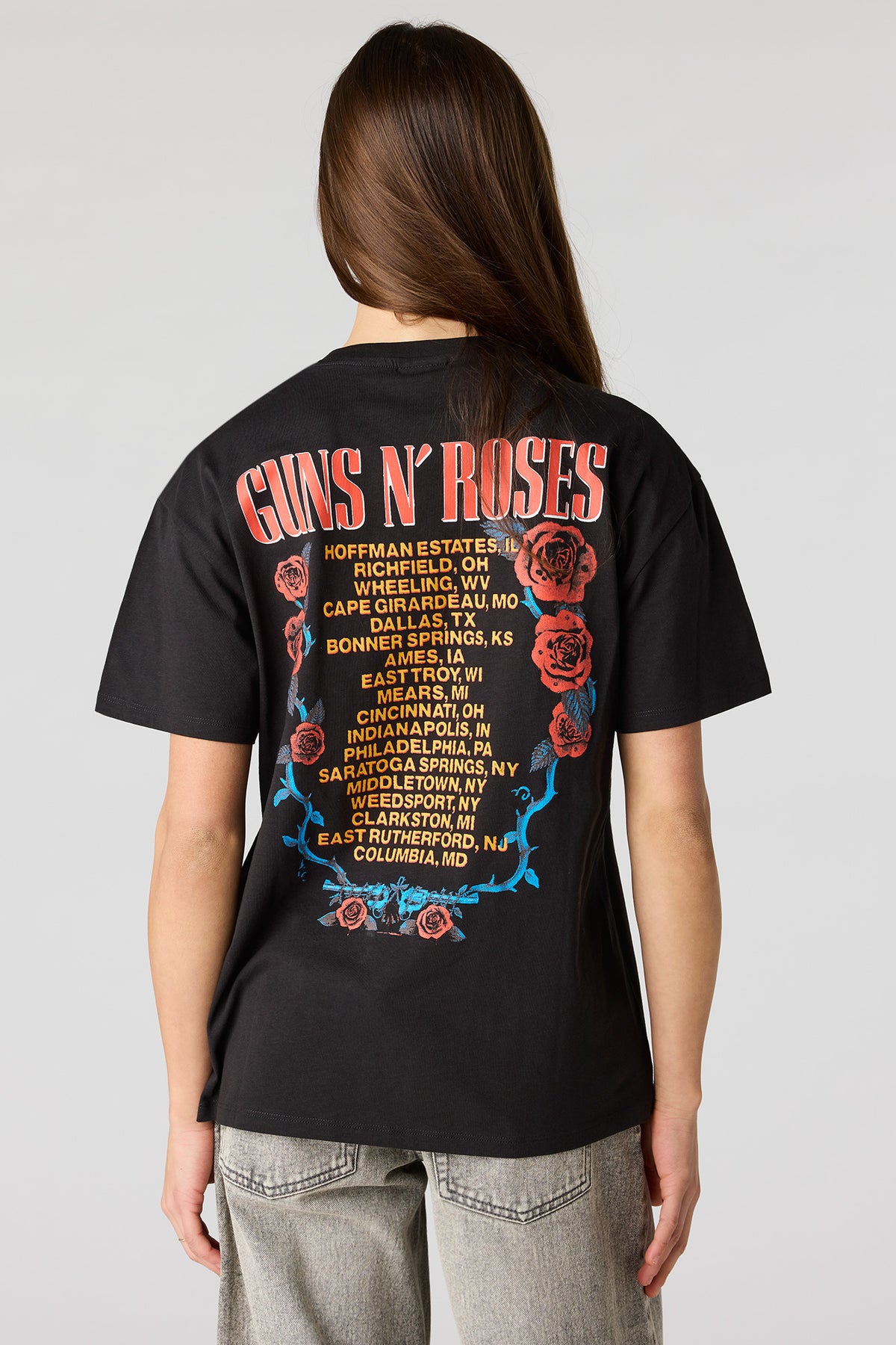 Vue alternative 2. T-shirt de coupe garçonne à imprimé Guns N' Roses