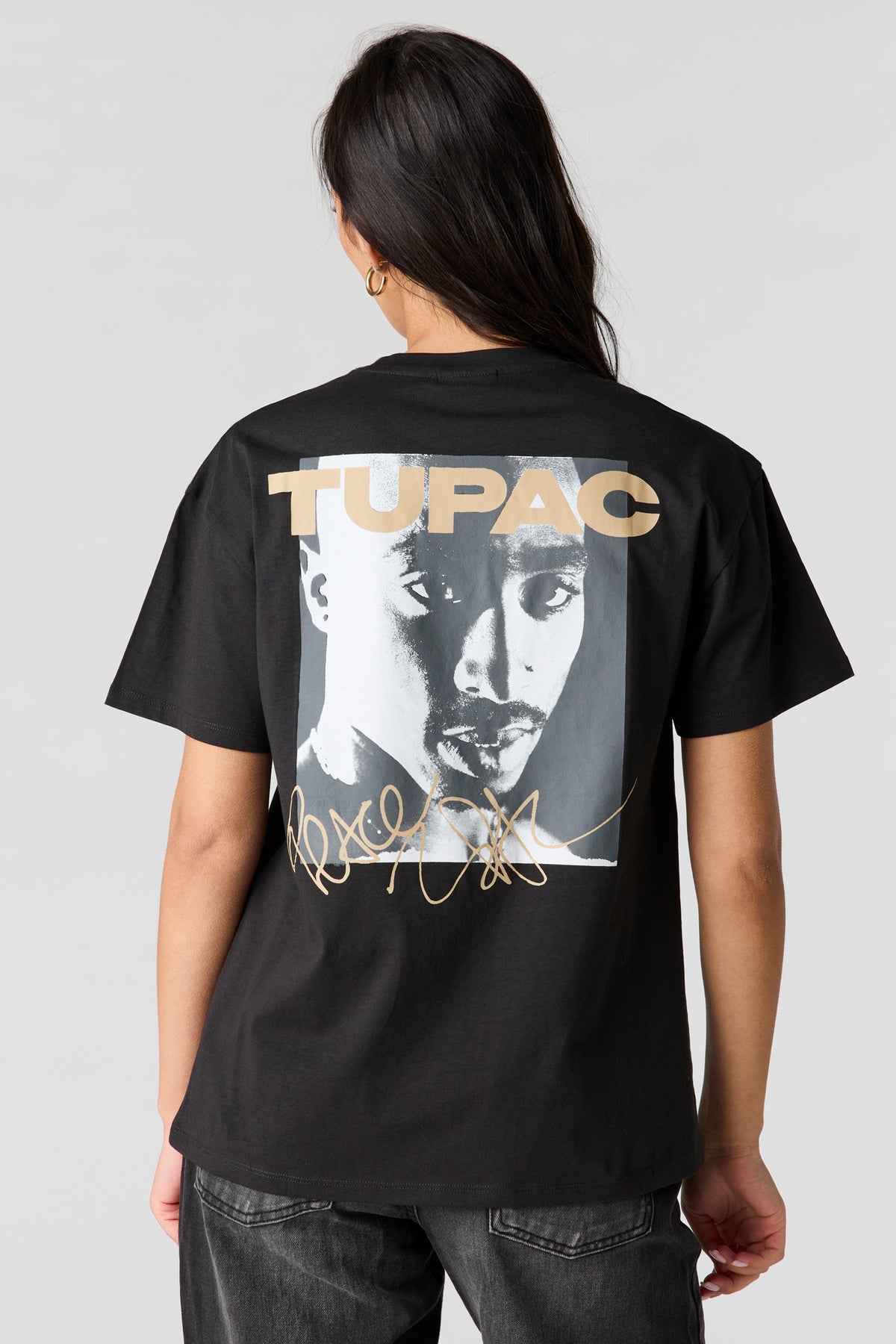 Vue alternative 2. T-shirt de coupe garçonne à imprimé Tupac