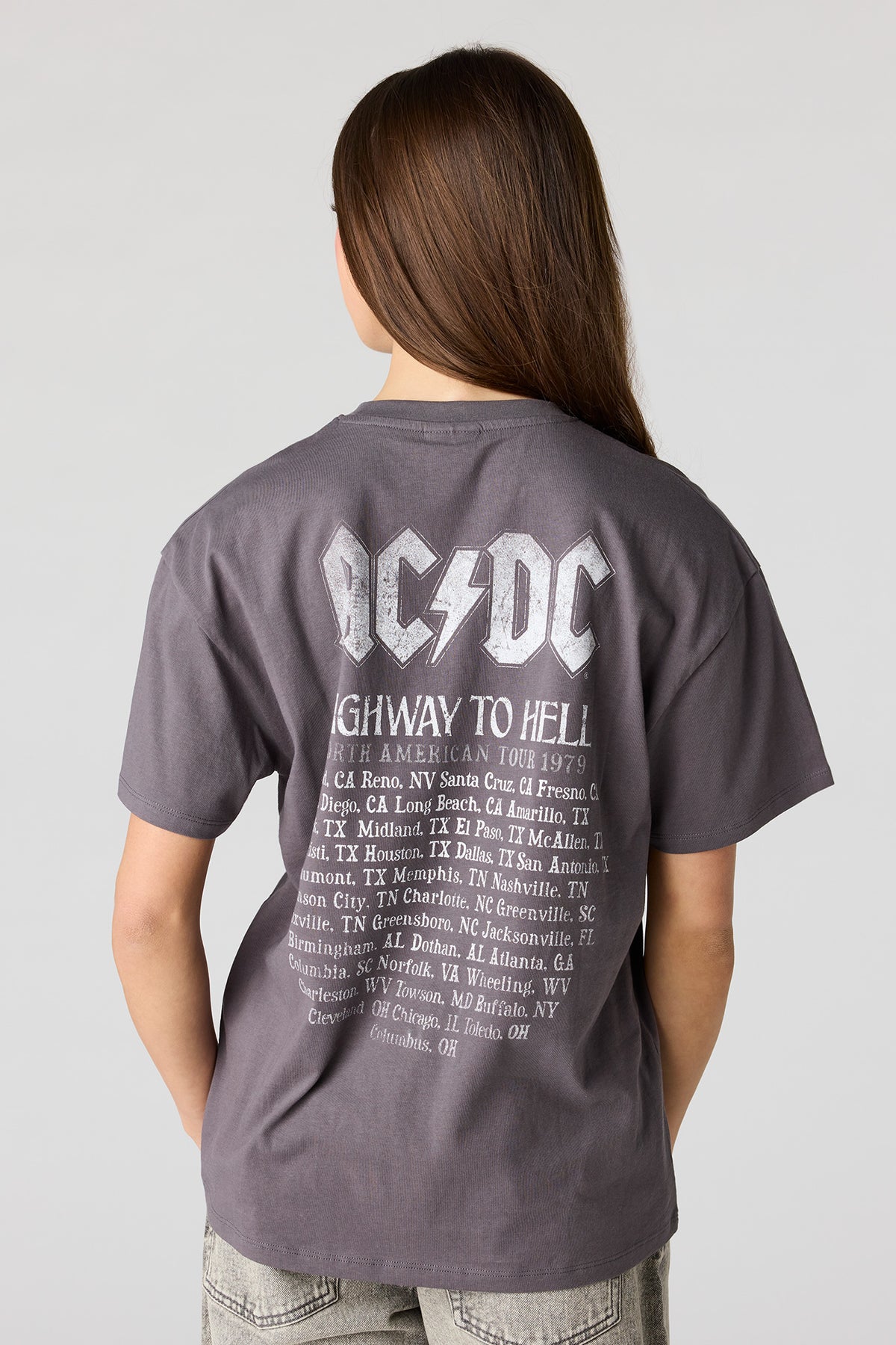 Alt View 2. AC/DC Graphic Boyfriend T-Shirt - Silver