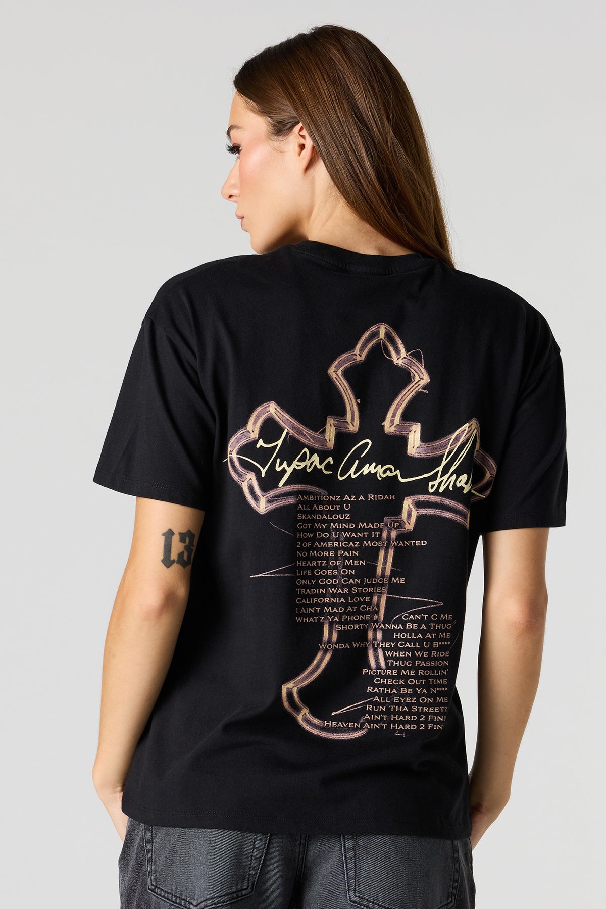 Alt View 2. Tupac Graphic Boyfriend T-Shirt - Black