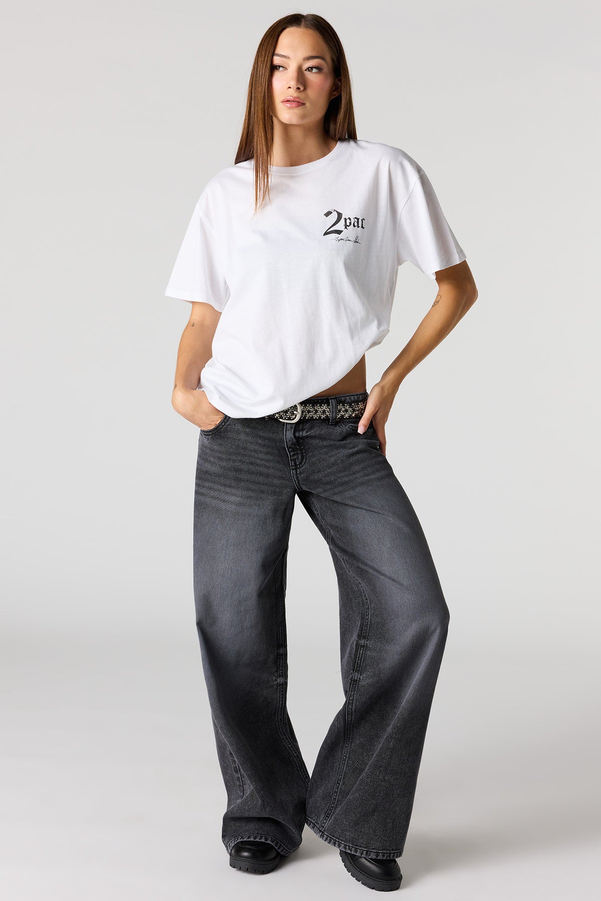 Alt View 3. Tupac Graphic Boyfriend T-Shirt - White