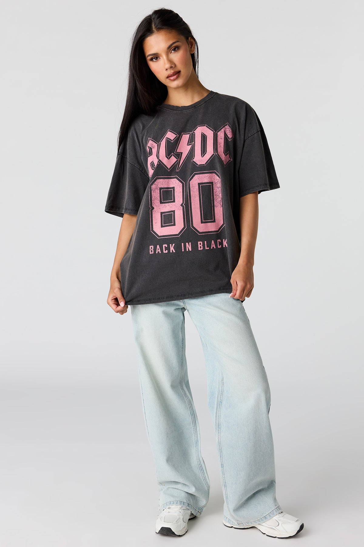 Alt View 3. AC/DC Graphic Washed Boyfriend T-Shirt - Black