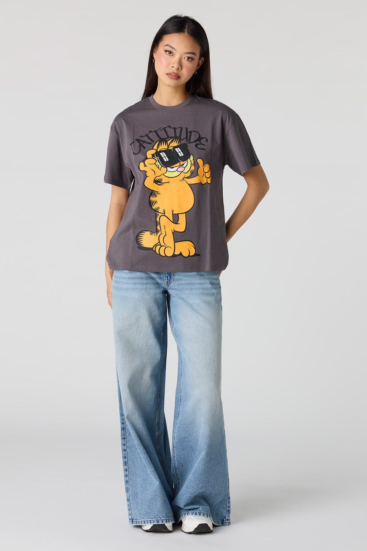 Alt View 3. Garfield Graphic Boyfriend T-Shirt - Charcoal