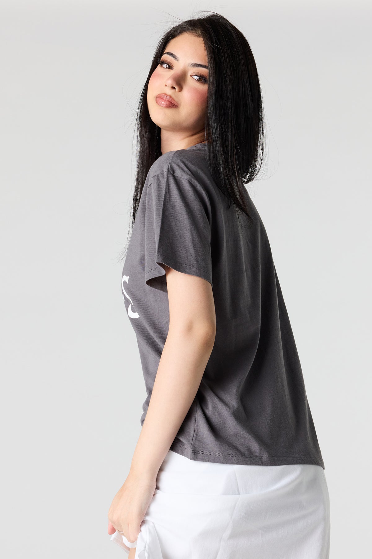 Alt View 2. The Beatles Graphic Boyfriend T-Shirt - Dark Grey