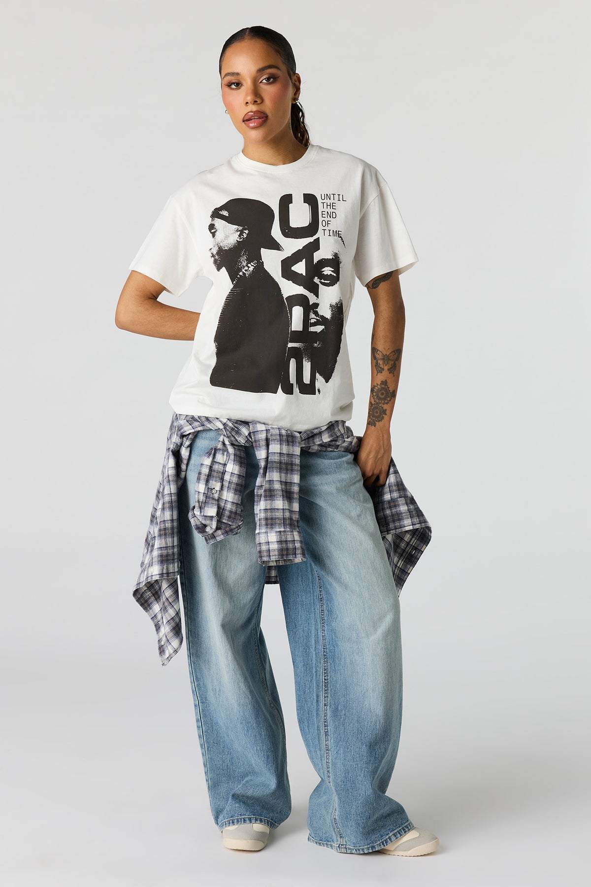 Vue alternative 3. T-shirt de coupe garçonne à imprimé Tupac